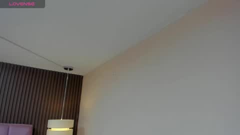   online show from November 28, 2025, 11:35 am