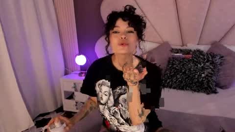 KatheGomez  online show from April 18, 2026, 3:21 am