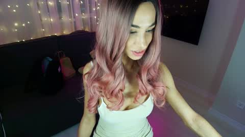 katherinepinke online show from December 17, 2024, 6:09 pm