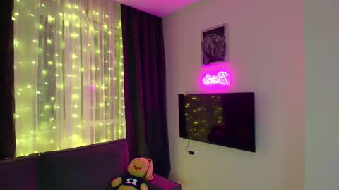 katherinepinke online show from December 25, 2024, 3:08 am