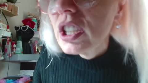 Snapshot of kathleenedwards chatting on May 23, 2026, 10:52 am Kathleen online show from May 23, 2026, 10:52 am