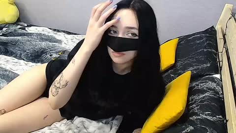 KathrineBerry online show from January 28, 2025, 10:45 am