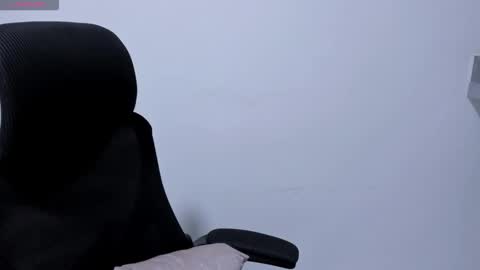 Snapshot of katia_sex25 chatting on February 25, 2026, 5:22 pm Katia online show from February 25, 2026, 5:22 pm