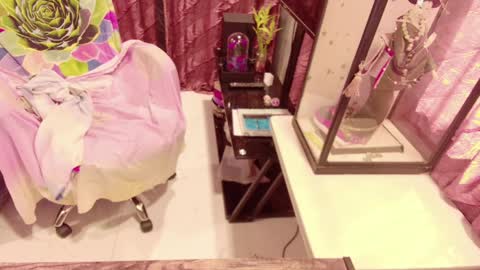 Snapshot of katie_8441 chatting on April 1, 2026, 1:06 am Kate online show from April 1, 2026, 1:06 am