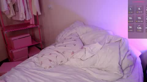 Katie Deville online show from October 31, 2025, 12:44 am