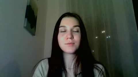 katie_foxi online show from February 20, 2025, 6:35 pm