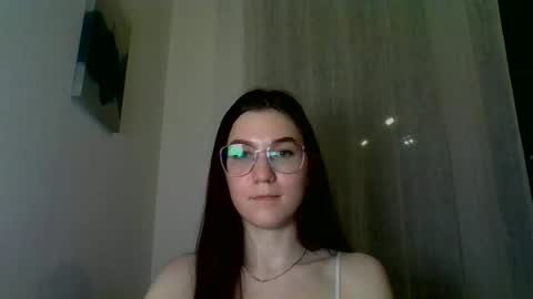 katie_foxi online show from March 5, 2025, 6:12 pm