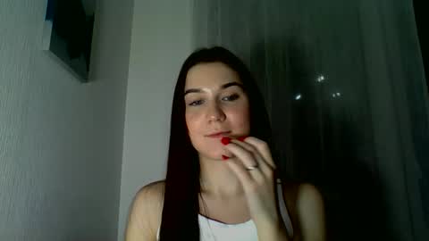 katie_foxi online show from November 7, 2025, 5:35 pm