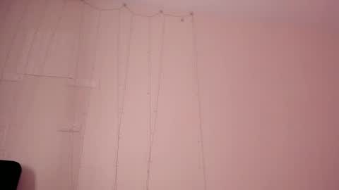 Kate online show from December 18, 2024, 1:45 pm