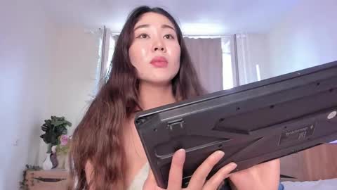 Kate online show from March 12, 2025, 11:20 am