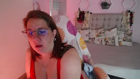 Snapshot of katiee_jones_ chatting on January 16, 2025, 12:42 pm Katherine online show from January 16, 2025, 12:42 pm