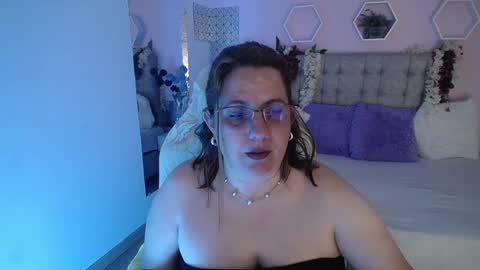 Snapshot of katiee_jones_ chatting on February 1, 2025, 12:16 pm Katherine online show from February 1, 2025, 12:16 pm