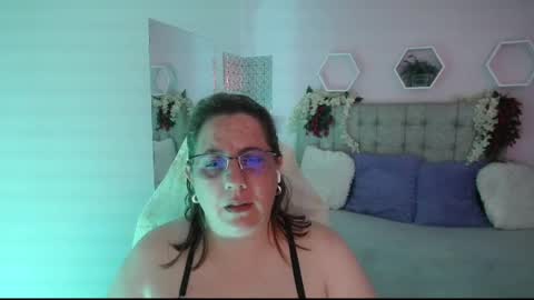 Snapshot of katiee_jones_ chatting on March 1, 2025, 3:49 pm Katherine online show from March 1, 2025, 3:49 pm