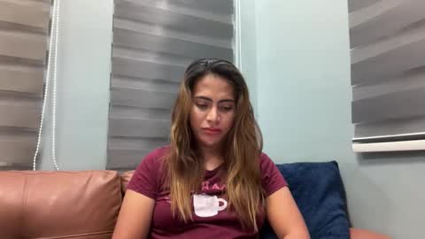 katiefrox  online show from November 3, 2025, 1:01 pm