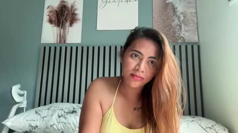 katiefrox  online show from November 4, 2025, 1:05 am