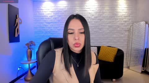 Kate Stonne online show from October 15, 2025, 4:34 am