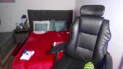 Daniela  online show from October 19, 2025, 1:39 am