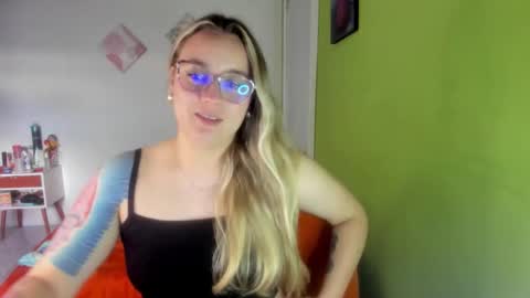 katira333 online show from December 14, 2025, 10:25 pm