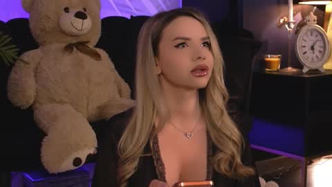 KatJolie online show from February 21, 2026, 8:32 pm