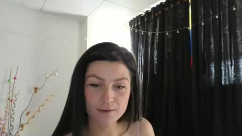 katalina online show from February 14, 2025, 6:29 pm