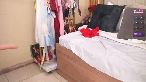 K A T L Y N  online show from October 18, 2025, 6:41 pm