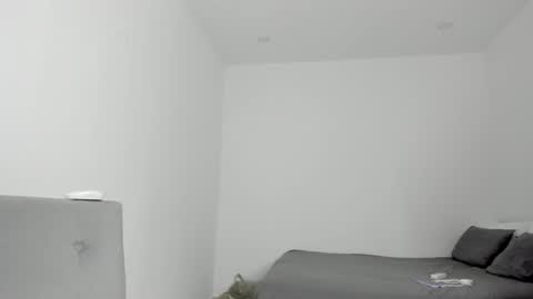 Follow me on instagram and twitter as correaktnees online show from January 7, 2025, 6:59 am