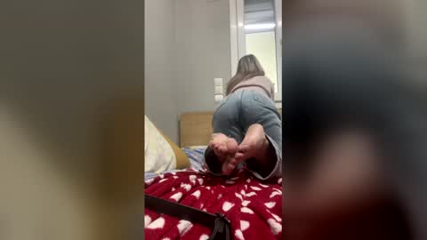 EMO online show from February 5, 2026, 10:42 am