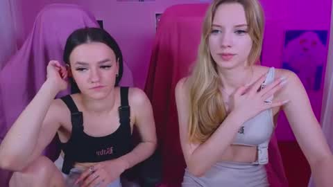 katt_yy online show from February 28, 2025, 12:09 pm