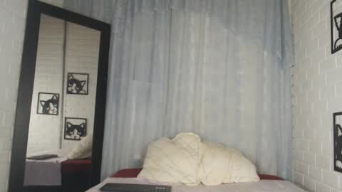 Snapshot of kattia_23 chatting on February 19, 2025, 12:35 am kattia online show from February 19, 2025, 12:35 am