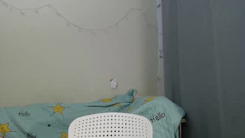 Katty Fox online show from February 16, 2026, 5:47 am