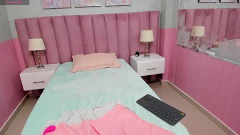 katty online show from February 21, 2025, 12:06 pm