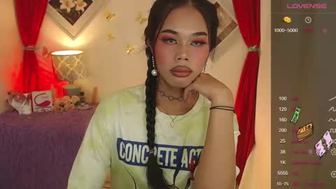 Camilla online show from March 11, 2025, 3:56 pm