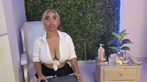 katy_love222 online show from May 31, 2026, 5:42 pm