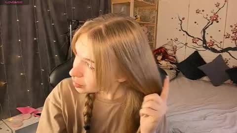 Kate online show from December 19, 2025, 6:42 am