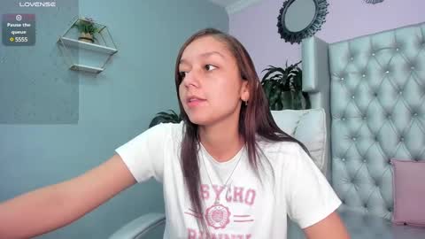 Snapshot of katy_sweet19 chatting on January 12, 2025, 11:07 am Katy online show from January 12, 2025, 11:07 am