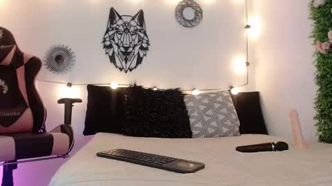 Katy Van online show from February 7, 2025, 8:44 am