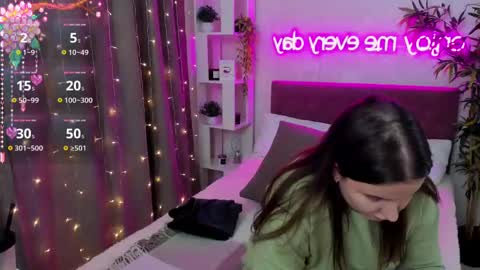 Kate online show from March 5, 2025, 12:44 pm