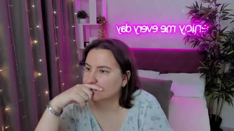 Kate online show from September 24, 2025, 2:59 am