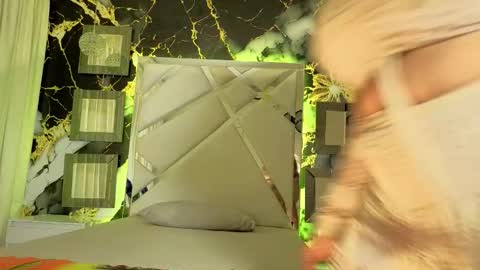 katy  online show from November 28, 2025, 11:24 am