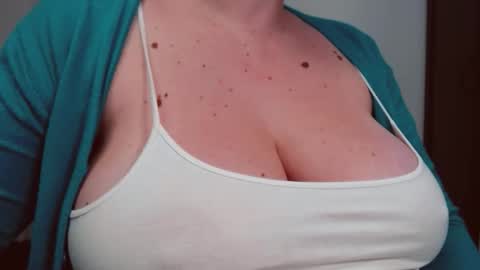 Katy online show from November 10, 2025, 5:23 pm