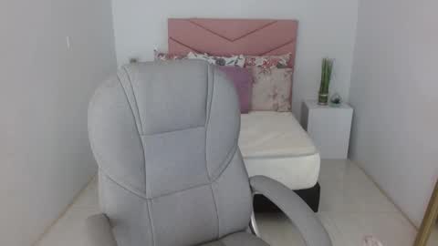 katyrojas online show from October 29, 2025, 12:07 pm