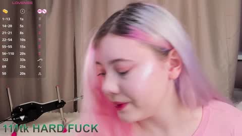 Yuki  online show from January 3, 2025, 8:43 am