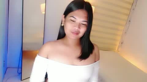 Y O U R        F U T U R E       K A Y L E E  online show from February 10, 2025, 5:03 am