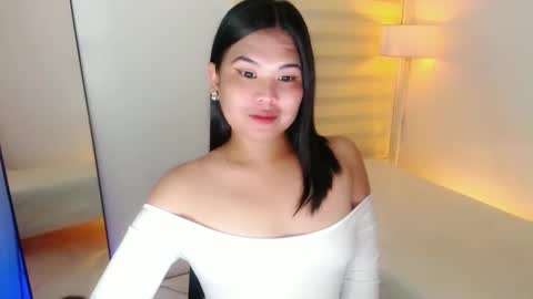 Y O U R        F U T U R E       K A Y L E E  online show from February 17, 2025, 4:20 am