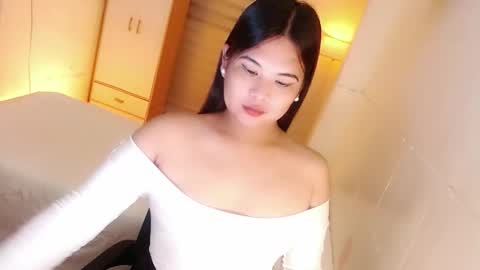 Y O U R        F U T U R E       K A Y L E E  online show from October 24, 2025, 5:42 pm