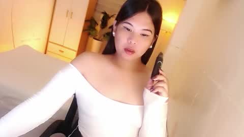 Y O U R        F U T U R E       K A Y L E E  online show from November 2, 2025, 4:59 am