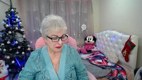 kaylesmoll online show from January 16, 2025, 4:28 am