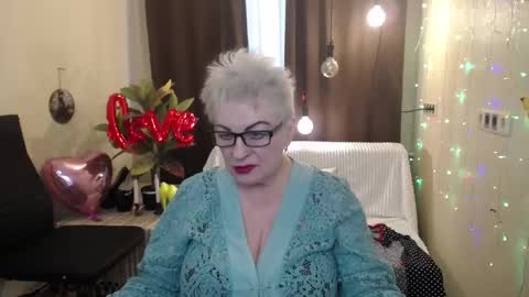 kaylesmoll online show from February 16, 2025, 5:59 am