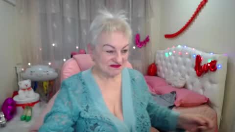 kaylesmoll online show from February 23, 2025, 5:01 am