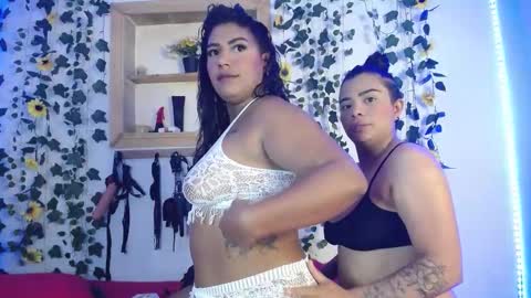 kaylie and dakota  online show from September 27, 2025, 1:54 am